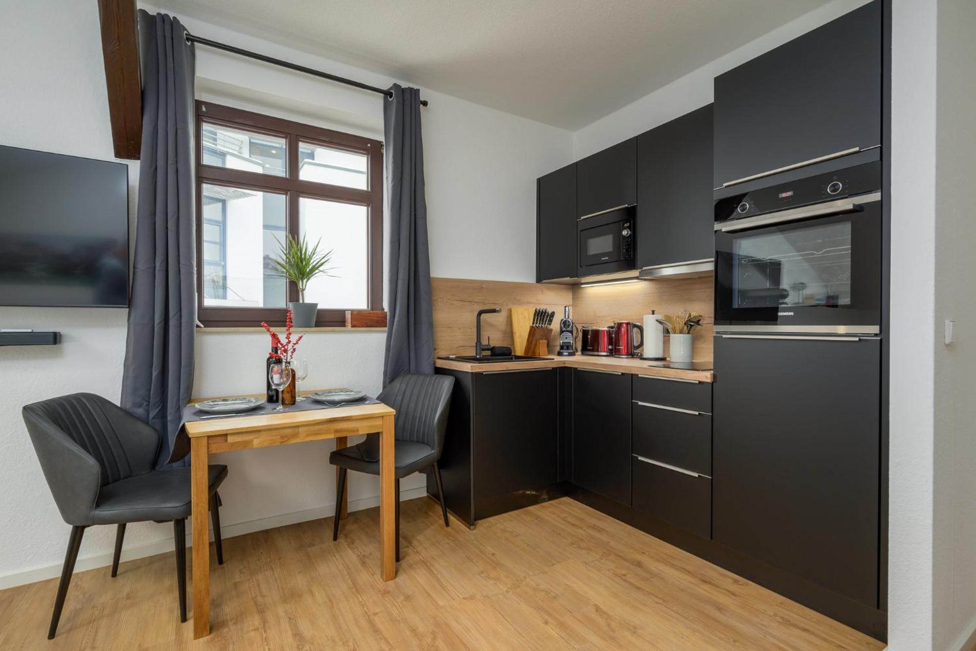 Sweethome - Zentral - Kueche & Parkplatz, Wifi Halle  Eksteriør billede