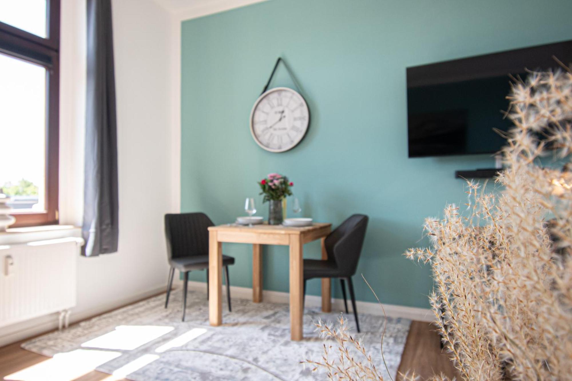 Sweethome - Zentral - Kueche & Parkplatz, Wifi Halle  Eksteriør billede